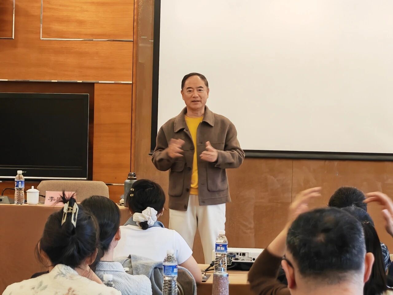 2025120817061765184791585040194.jpg 6.jpg